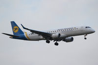 UR-EMD @ LOWW - Ukraine International Embraer ERJ-190