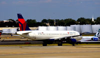 N335NW @ KATL - Taxi Atlanta - by Ronald Barker