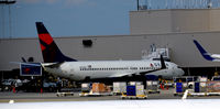 N372DA @ KATL - Atlanta - by Ronald Barker