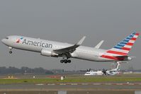 N388AA @ LFPG - AAL45 take off to JFK - by Jean Goubet-FRENCHSKY