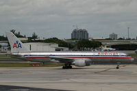 N718TW @ KFLL - American Airlines