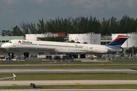 N907DE @ KFLL - Delta