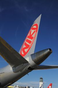 OE-IXG @ LOWW - Niki Embraer 190 - by Dietmar Schreiber - VAP