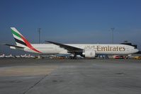 A6-EBI @ LOWW - Emirates Boeing 777-300 - by Dietmar Schreiber - VAP