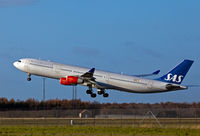 OY-KBC @ EKCH - T/O R-22R Copenhagen Kastrup 13.11.13 - by leo larsen
