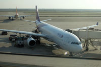 HS-TBB @ ZSPD - At Pu Dong - by Micha Lueck