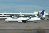 N73251 @ KDEN - Boeing 737-800