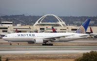 N788UA @ KLAX - Boeing 777-200