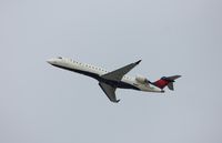N633SK @ KLAX - CL-600-2C10