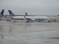 N33103 @ IAH - flew on this 757 for my first time going to sweden - by christian maurer