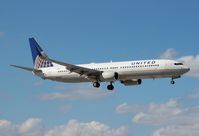 N37409 @ MIA - United 737-900 - by Florida Metal