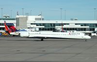 N918DH @ KDEN - MD-90-30 - by Mark Pasqualino