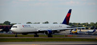 N831MH @ KATL - Taxi Atlanta - by Ronald Barker