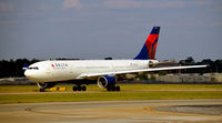 N851NW @ KATL - Taxi Atlanta - by Ronald Barker