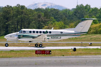 N268LB @ KPDK - Beech 350 Super KIng Air [FL-570] Atlanta-Dekalb Peachtree~N 18/04/2010 - by Ray Barber