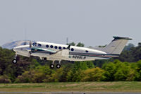 N268LB @ KPDK - Beech 350 Super KIng Air [FL-570] Atlanta-Dekalb Peachtree~N 18/04/2010 - by Ray Barber