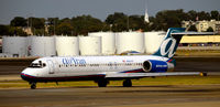 N947AT @ KATL - Taxi Atlanta - by Ronald Barker