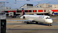N907DE @ KATL - Taxi Atlanta - by Ronald Barker