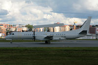 SE-052 @ BMA - Lining up runway 30. - by Anders Nilsson