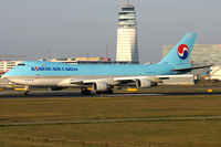 HL7601 @ VIE - Korean Air Cargo - by Chris Jilli