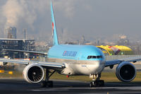 HL8226 @ VIE - Korean Air Cargo - by Chris Jilli