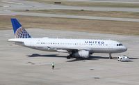 N406UA @ KIAH - Airbus A320