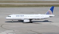 N461UA @ KIAH - Airbus A320