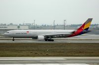 HL7795 @ LTBA - Taken from the Fly Inn Shopping Mall. - by Carl Byrne (Mervbhx)