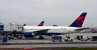 N646DL @ KATL - Atlanta - by Ronald Barker