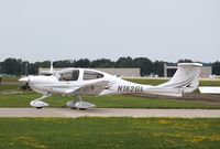 N162GL @ KOSH - Diamond DA-40