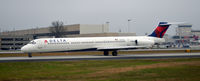 N979DL @ KATL - Taxi Atlanta - by Ronald Barker