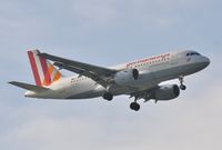 D-AKNQ @ EGLL - Finals to 27L - by John Coates