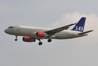 SE-RJE @ EGLL - Finals to 27L - by John Coates