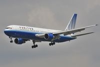 N658UA @ EGLL - On approach to 27L - by John Coates