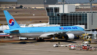 HL7530 @ KDFW - Gate D12 DFW - by Ronald Barker