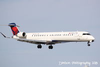 N907XJ @ KSRQ - Delta Flight 3493 operated by Endeavor Air (N907XJ) on approach to Sarasota-Bradenton International Airport following a flight from Laguardia Airport - by Donten Photography