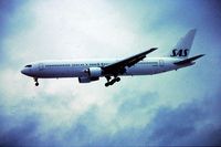 LN-RCD @ EKCH - LN-RCD all White with SAS titles only - by Erik Oxtorp