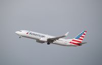 N925NN @ KLAX - Boeing 737-800 - by Mark Pasqualino