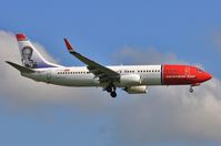 LN-DYY @ EGKK - Finals to 08R - by John Coates