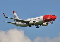 LN-DYR @ EGKK - On approach to 08R - by John Coates