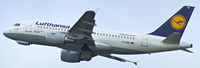 D-AIBE @ EDDL - Lufthansa, is here climbing out of Düsseldorf Int´l(EDDL) - by A. Gendorf