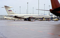 RA-86562 @ CPH - Copenhagen Kastrup 19.12.95 - by leo larsen