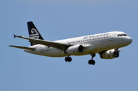 ZK-OJS @ NZAA - In new livery - by Micha Lueck