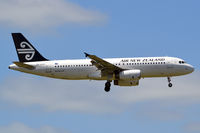 ZK-OJS @ NZAA - In new livery - by Micha Lueck