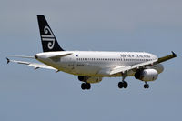 ZK-OJS @ NZAA - In new livery - by Micha Lueck