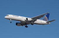 N516UA @ KORD - Boeing 757-200 - by Mark Pasqualino