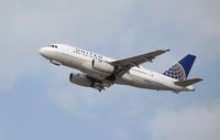 N831UA @ KLAX - Airbus A319 - by Mark Pasqualino