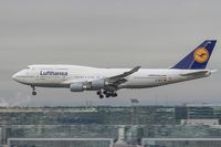 D-ABVY @ EDDF - Boeing 747-430 - by Jerzy Maciaszek