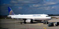 N464UA @ KORD - Pushback ORD - by Ronald Barker