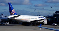 N797UA @ KORD - Gate B16 ORD - by Ronald Barker